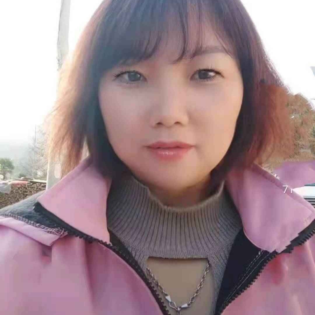 美女漫步谨慎的照片