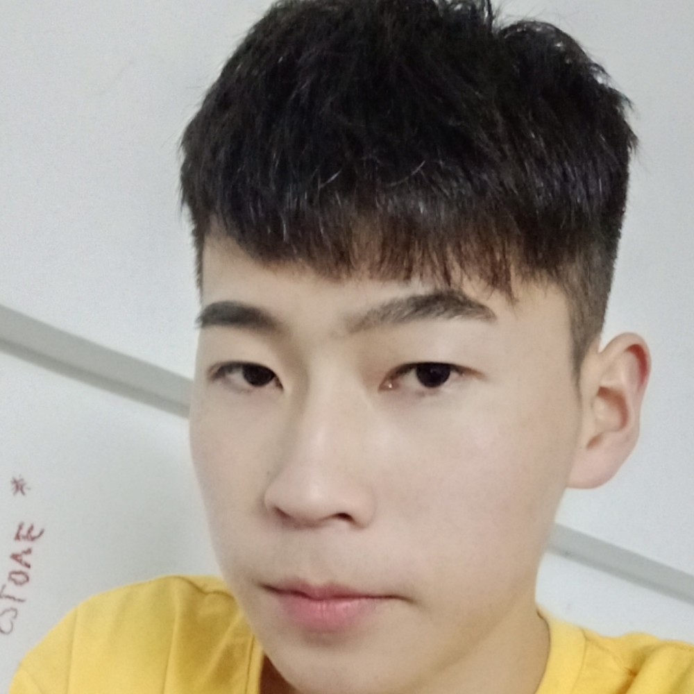 欢呼踢滑板的照片