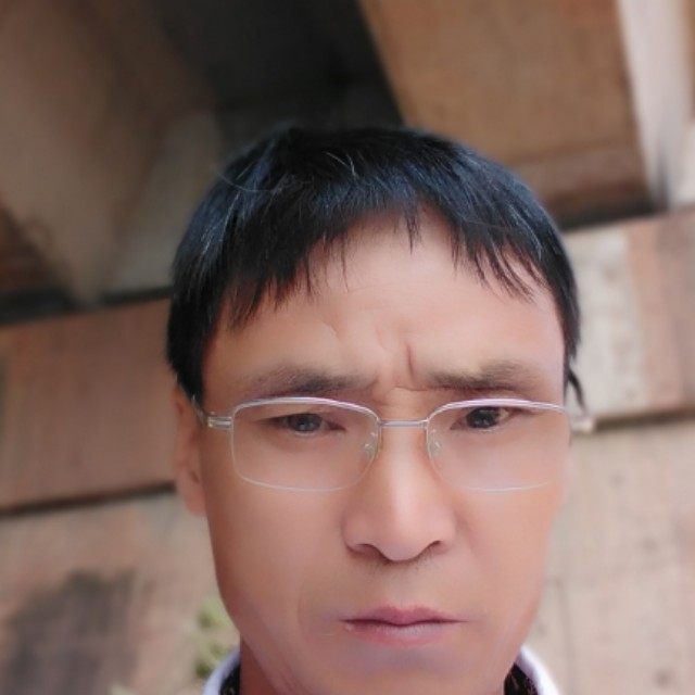 合适回首身影的照片