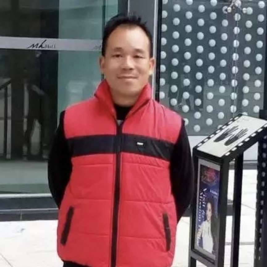曾伟鸿的照片