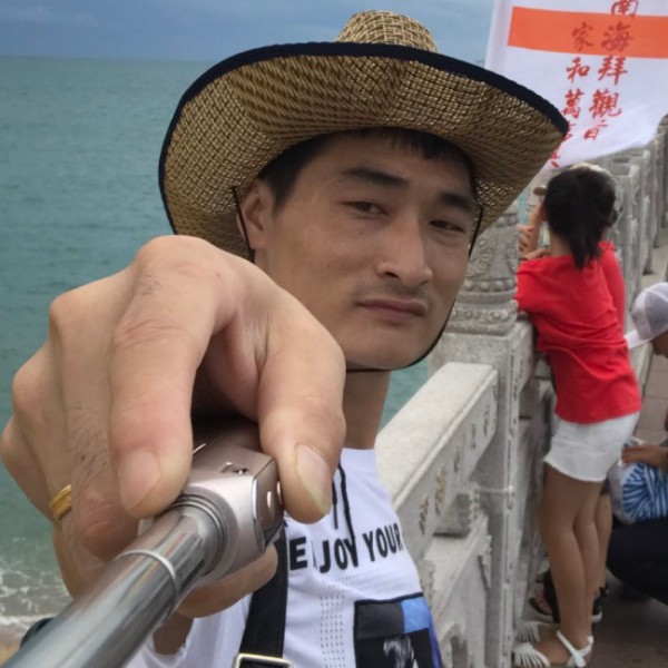 等待，孙的照片