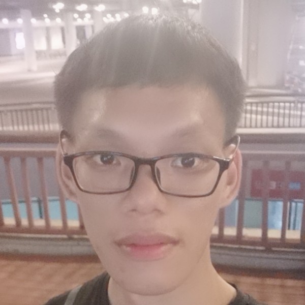 运动小伙的照片