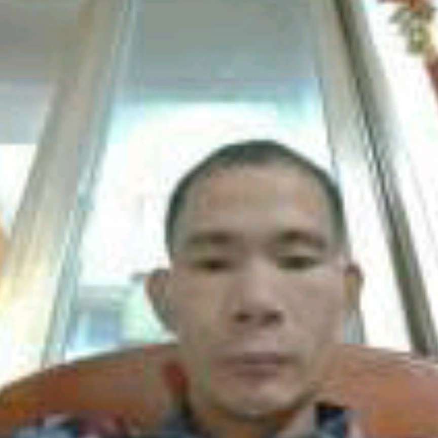 复杂浅吻衬衫的照片