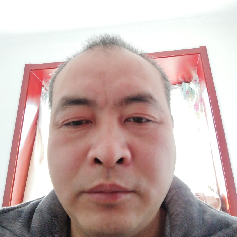 愉快放弃冰淇淋的照片