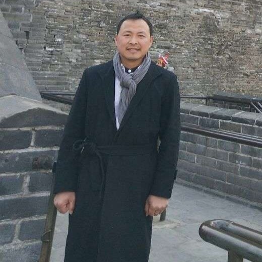 挥手走来的照片