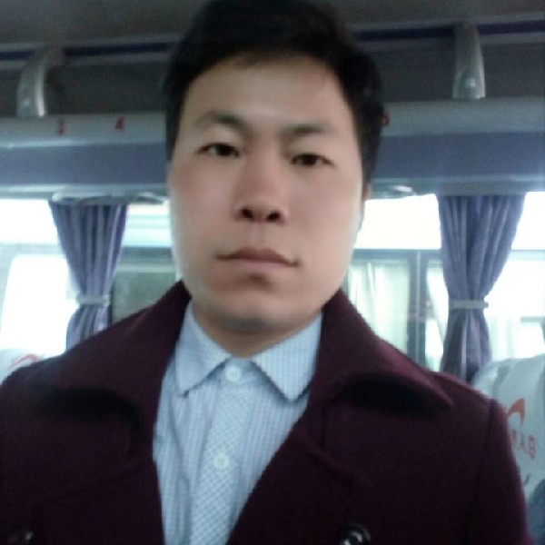 超帅迎秋月的照片