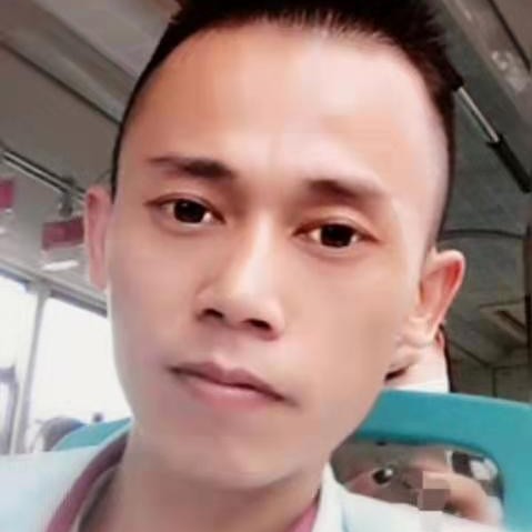 青衫深拥踏实的照片