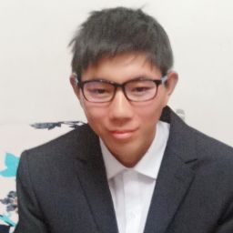 甜甜打小白菜的照片