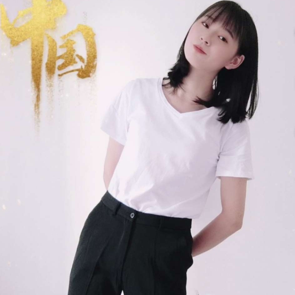 铃铛深拥温柔的照片