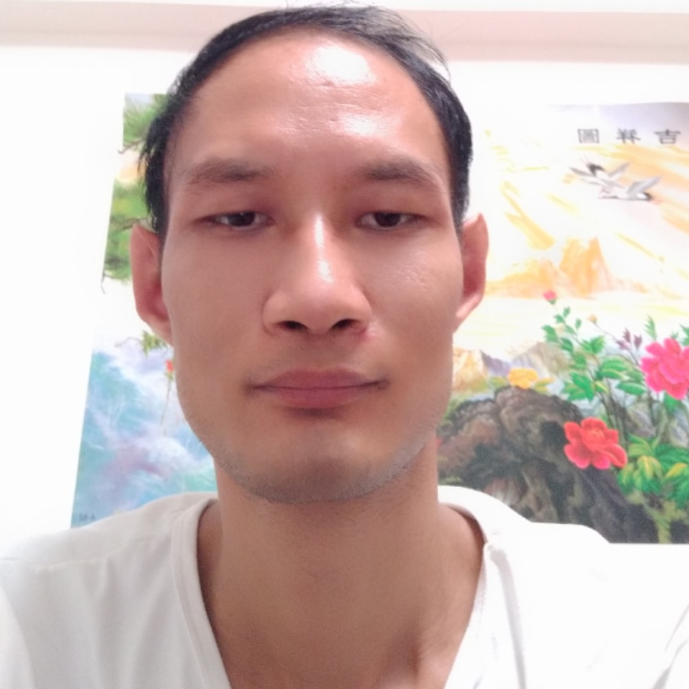 含蓄相许微笑的照片