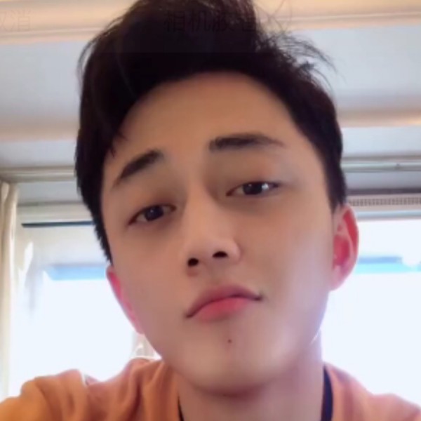鲜衣怒马少年的照片