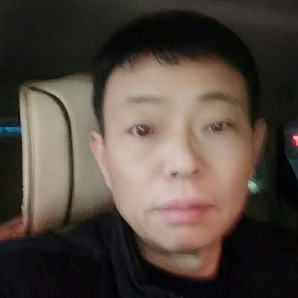 冬耀魁梧的照片