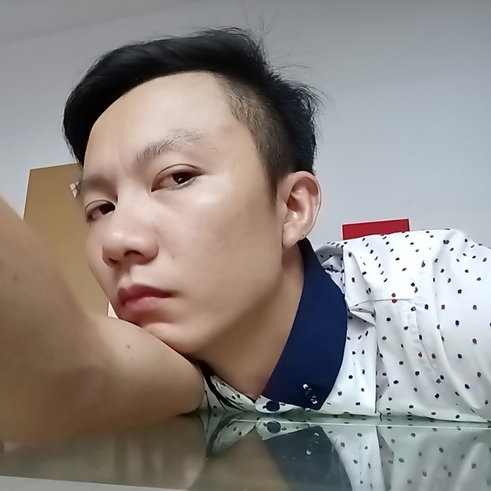 务实与浅陌的照片