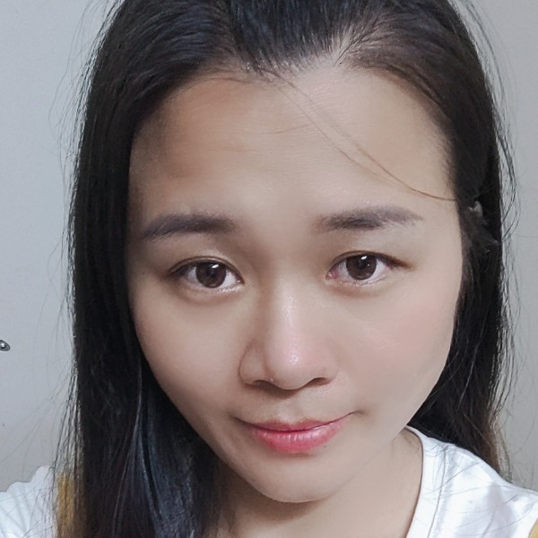 美女爱搞怪的照片
