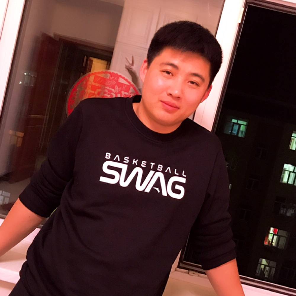 长颈鹿笑爱听歌的照片