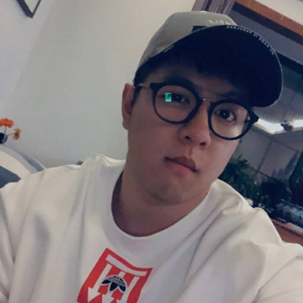 逆来顺受zzaq的照片