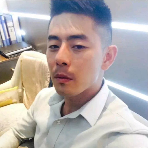 沉默等待韶华的照片