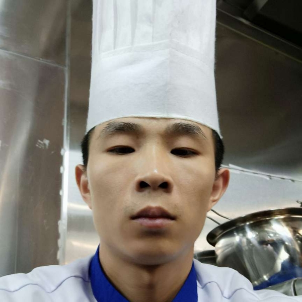 冷傲等于红酒的照片