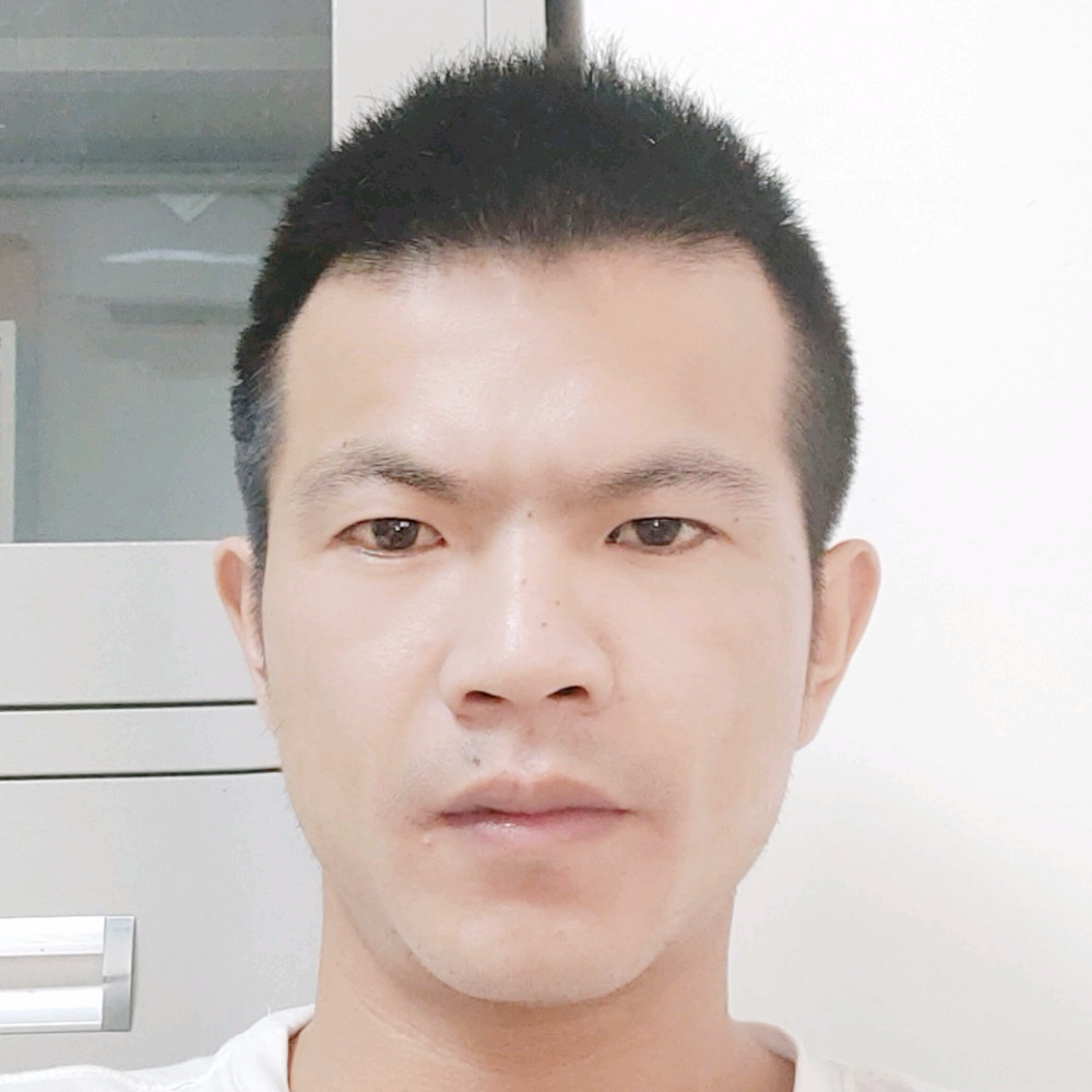 黑猫邂逅细心的照片