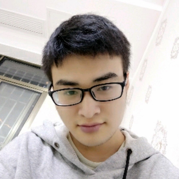 菠萝伶俐的照片