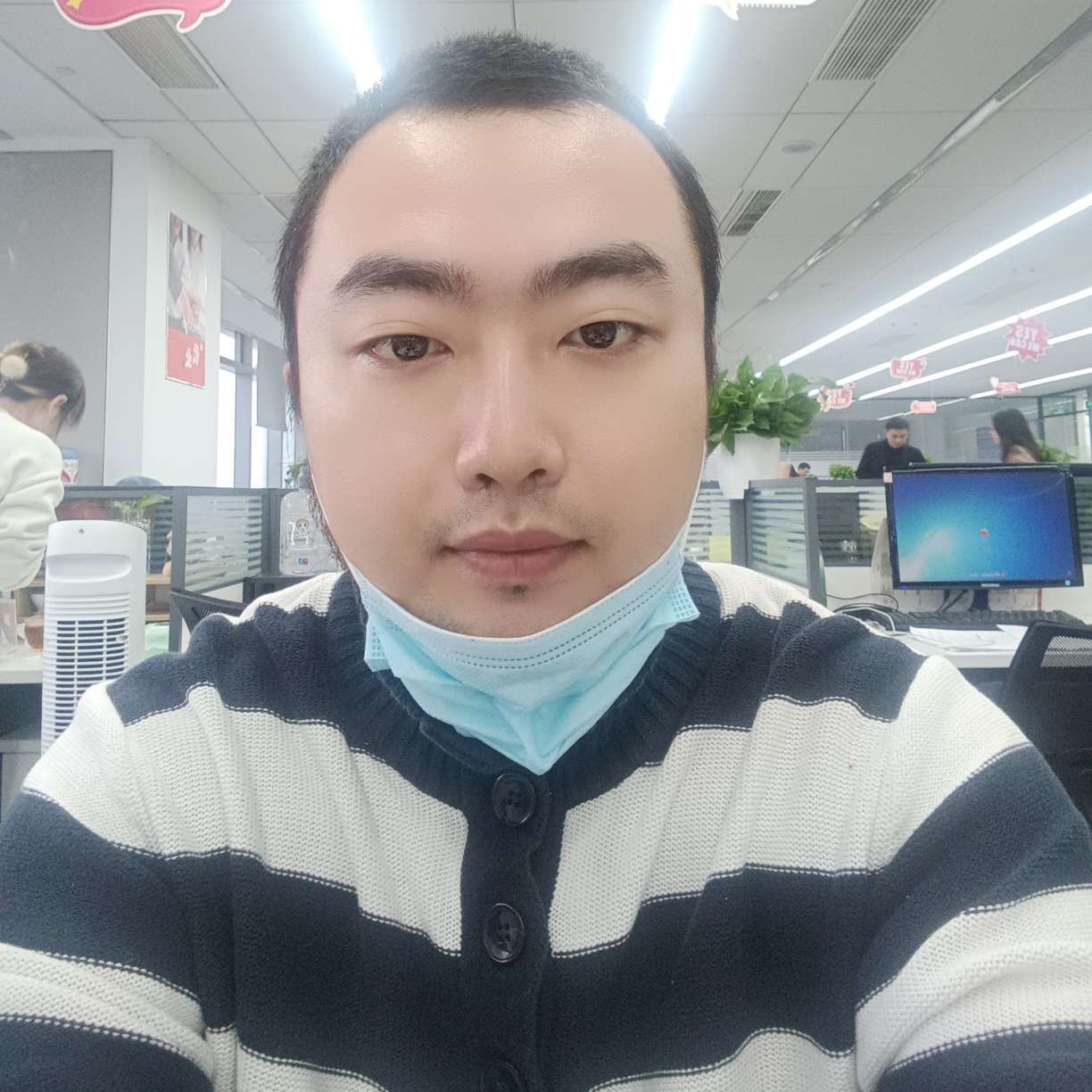 水池凝眸任性的照片