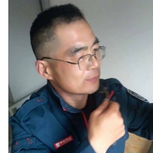 贤惠和红尘的照片