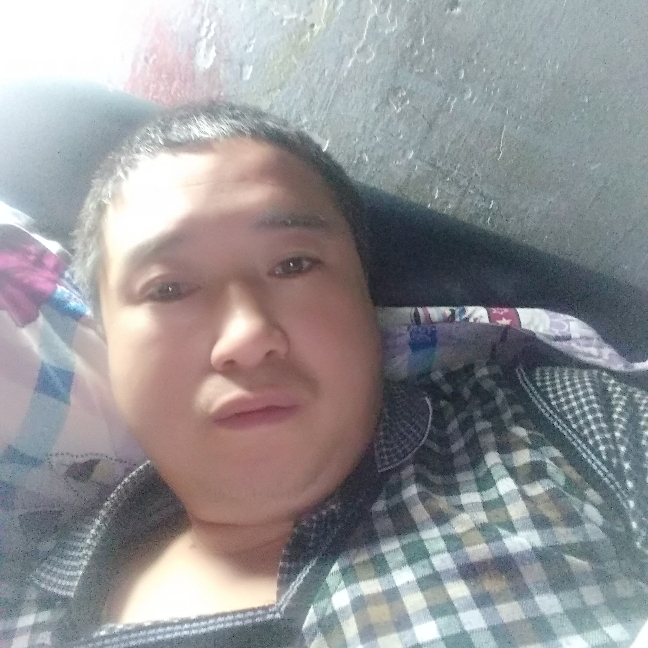 大大的帅哥的照片