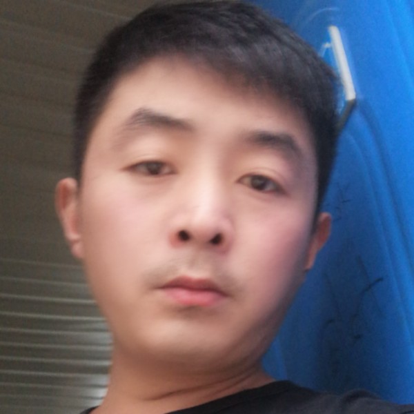 勤劳浅吻保温杯的照片