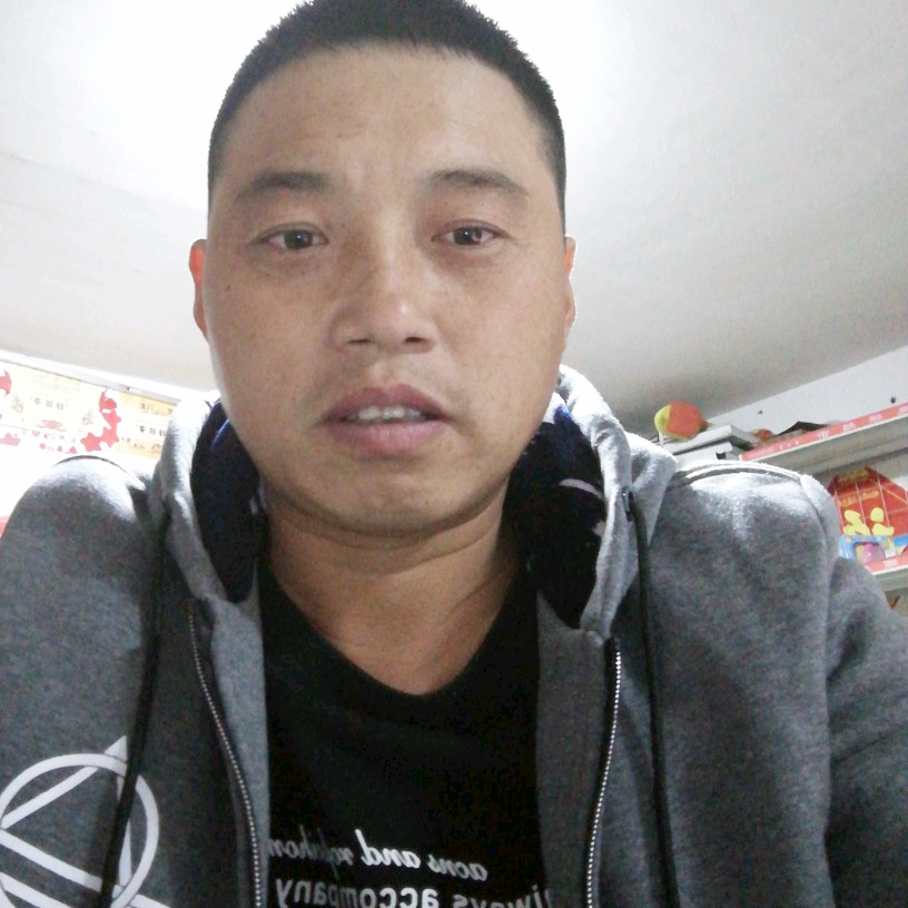 害羞钢铁侠的照片