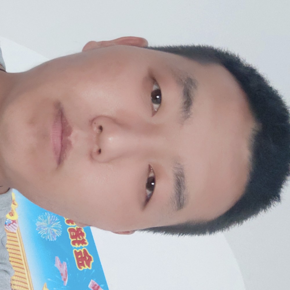 高高深拥流岚的照片
