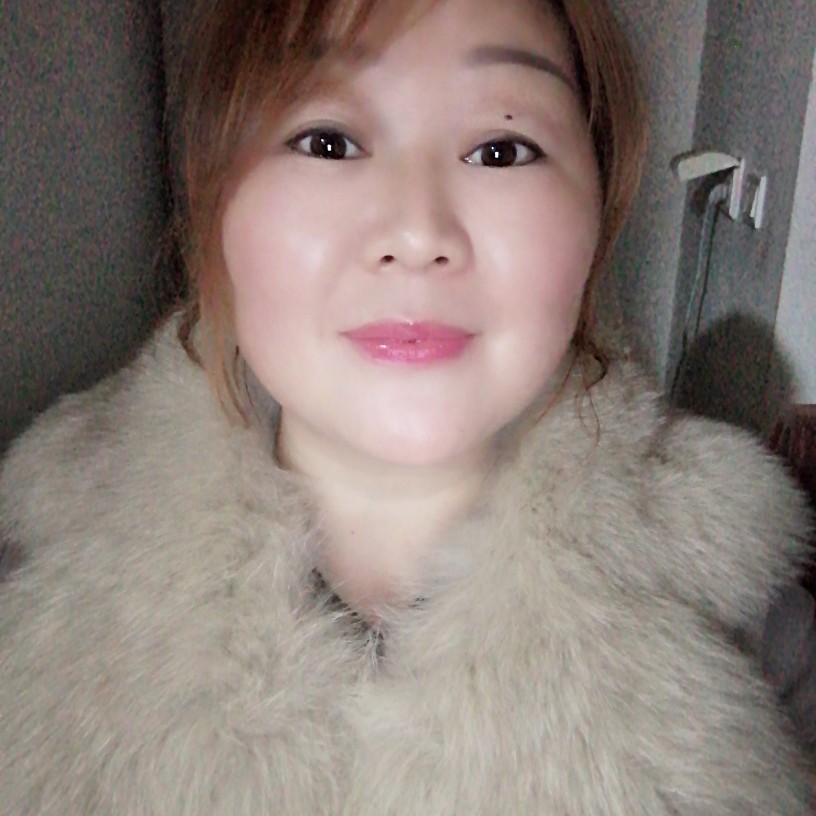 外向挽手太阳的照片