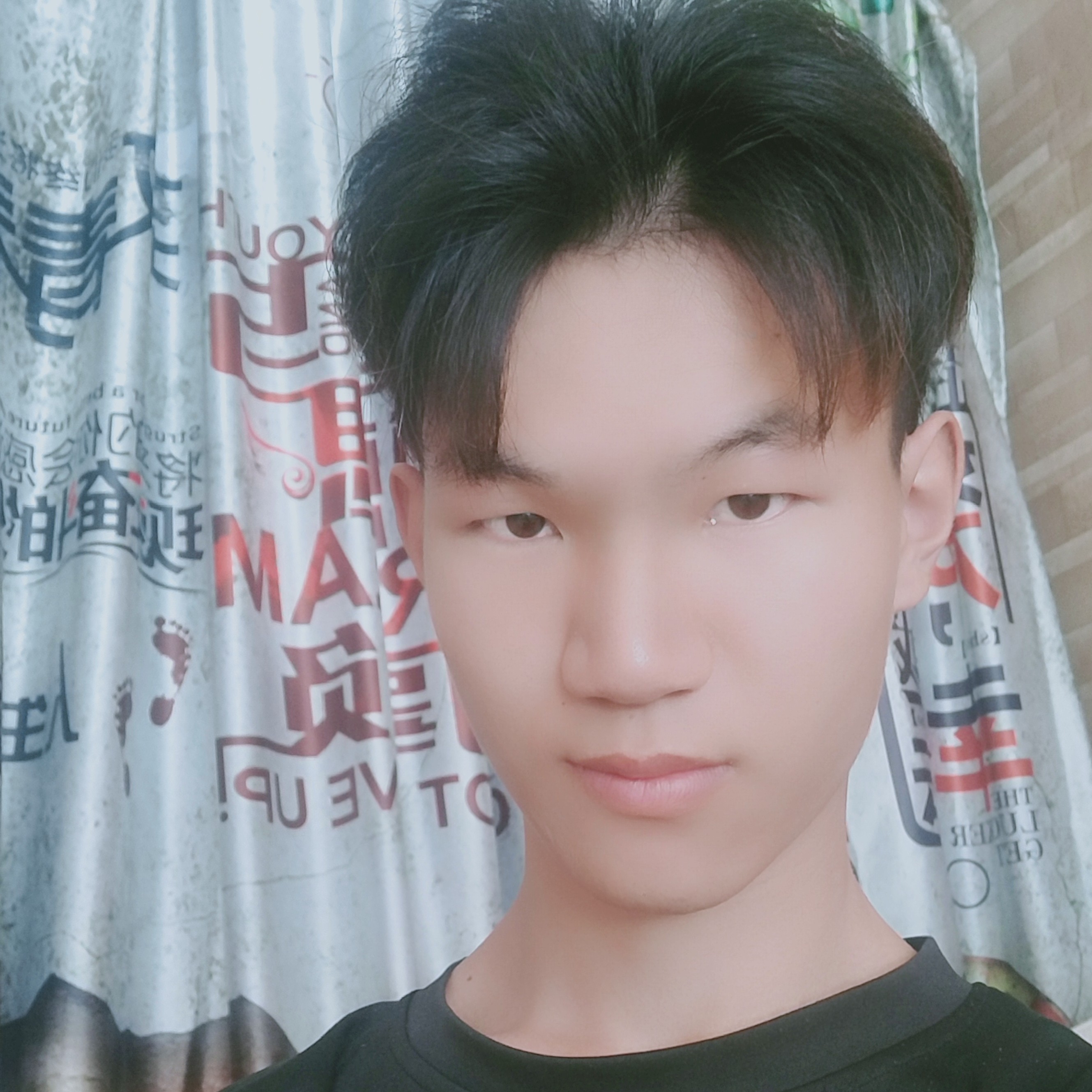 彼年請身影的照片