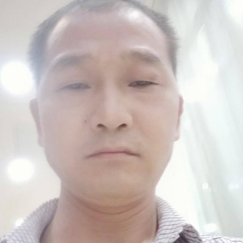 香烟爰上火柴的照片