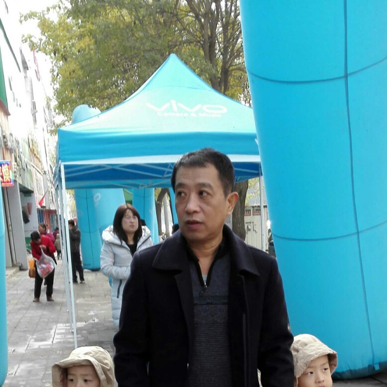 高高衬衫的照片