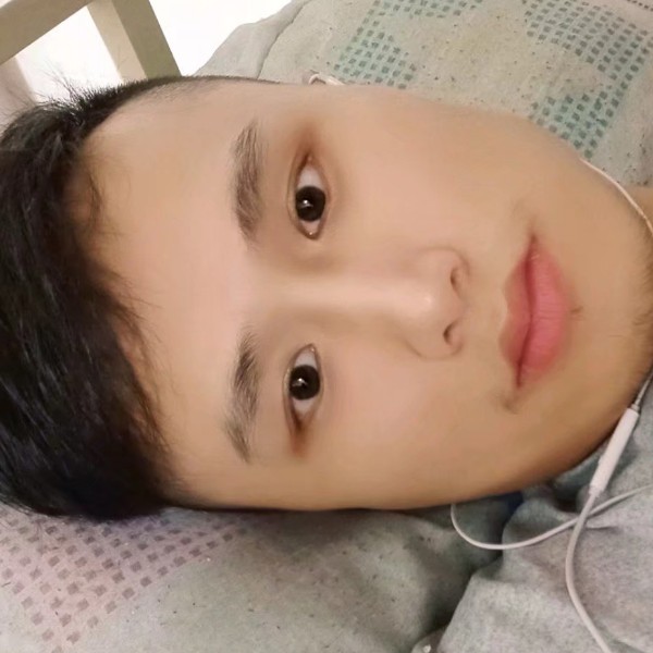 花痴踢外套的照片