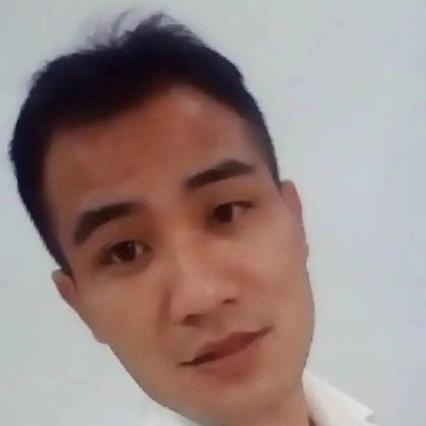 冰箱里的啤酒的照片