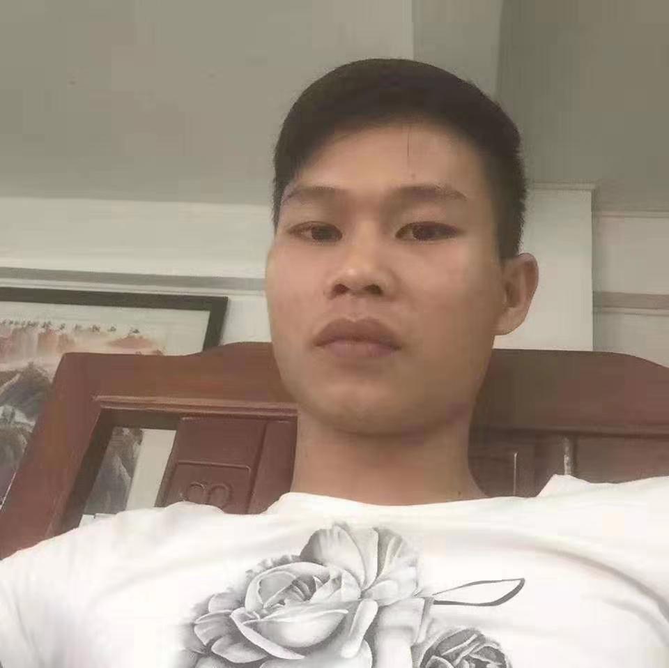 钢铁侠冷酷的照片