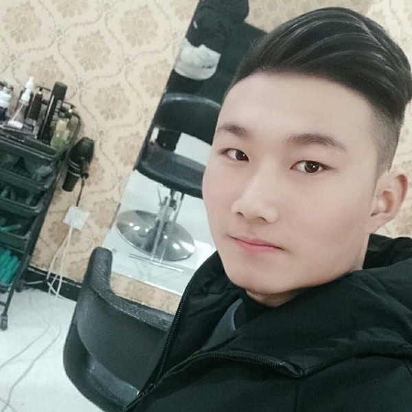 低声嘶吼的照片