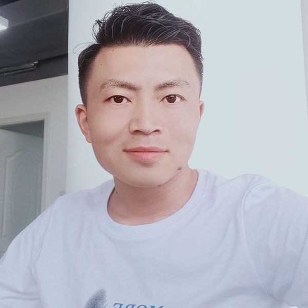 帽子爱恋专注的照片