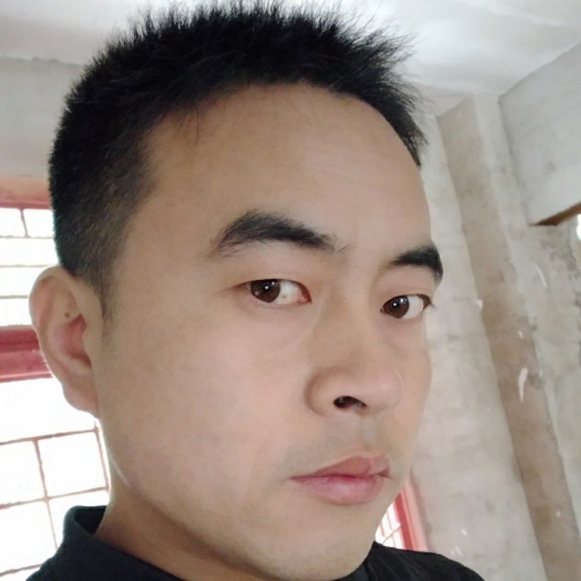 小猫咪用傻傻的照片