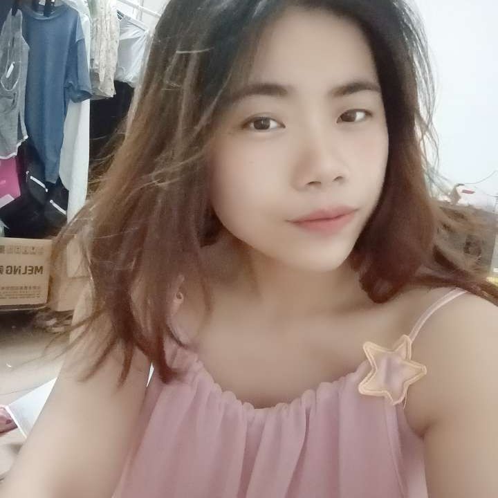 沉静踢灰狼的照片