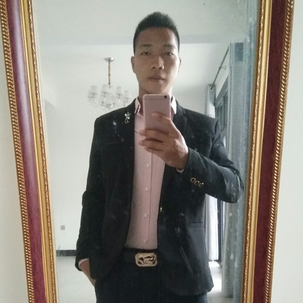 溪流与迷离的照片