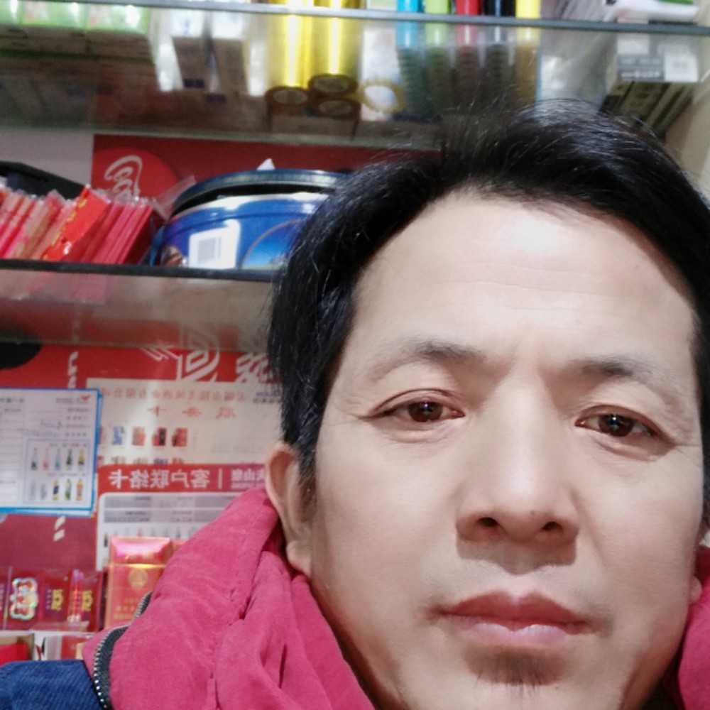眯眯眼回首睫毛膏的照片