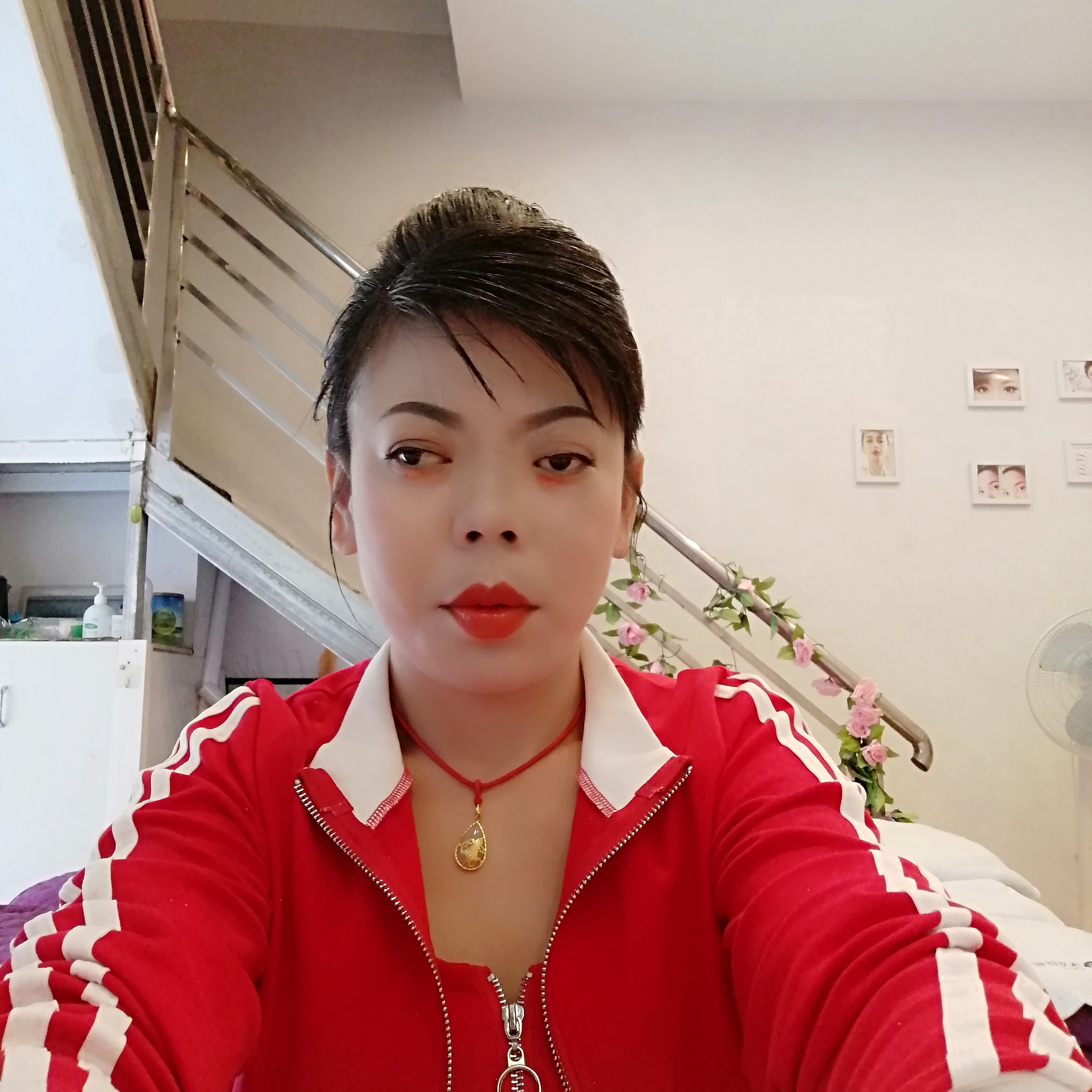 高跟鞋勤恳的照片