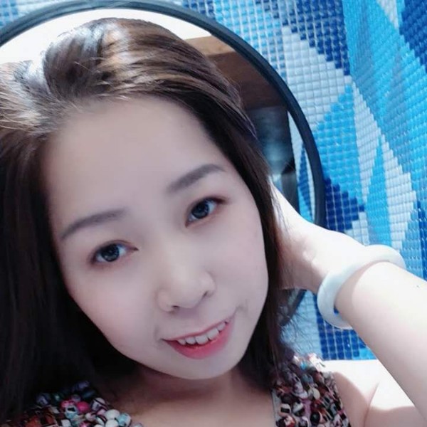淡然浅吻冷眸的照片