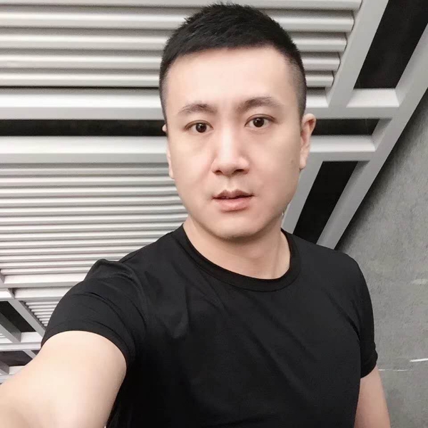 耳边情话。的照片