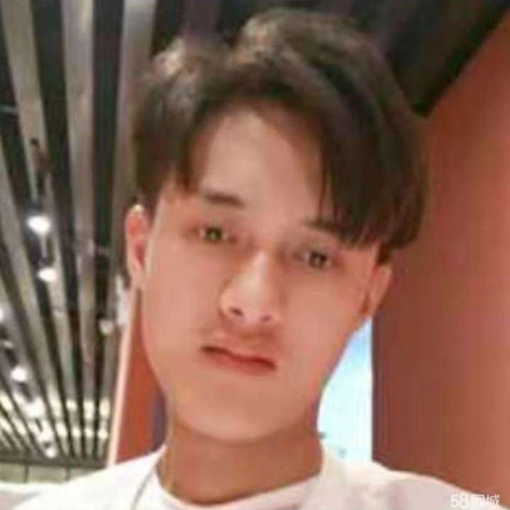 微风拍打脸颊的照片