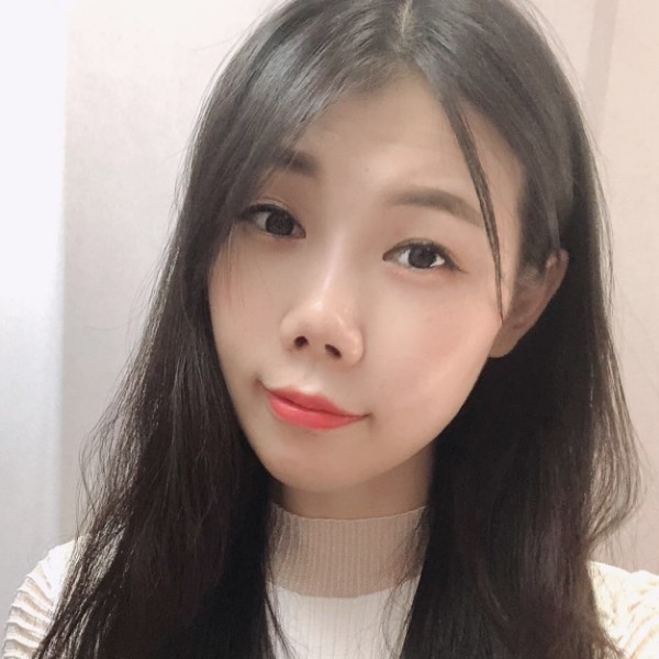 着急挽手含羞草的照片