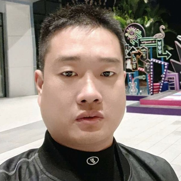 淡漠无言的照片