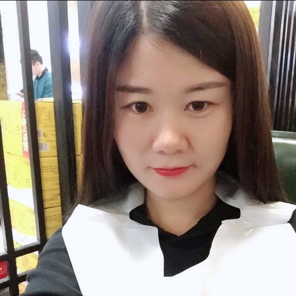 甜美挽手大船的照片